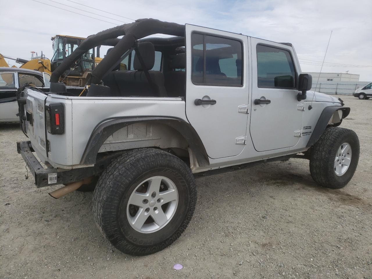 2012 JEEP WRANGLER U - Image 3