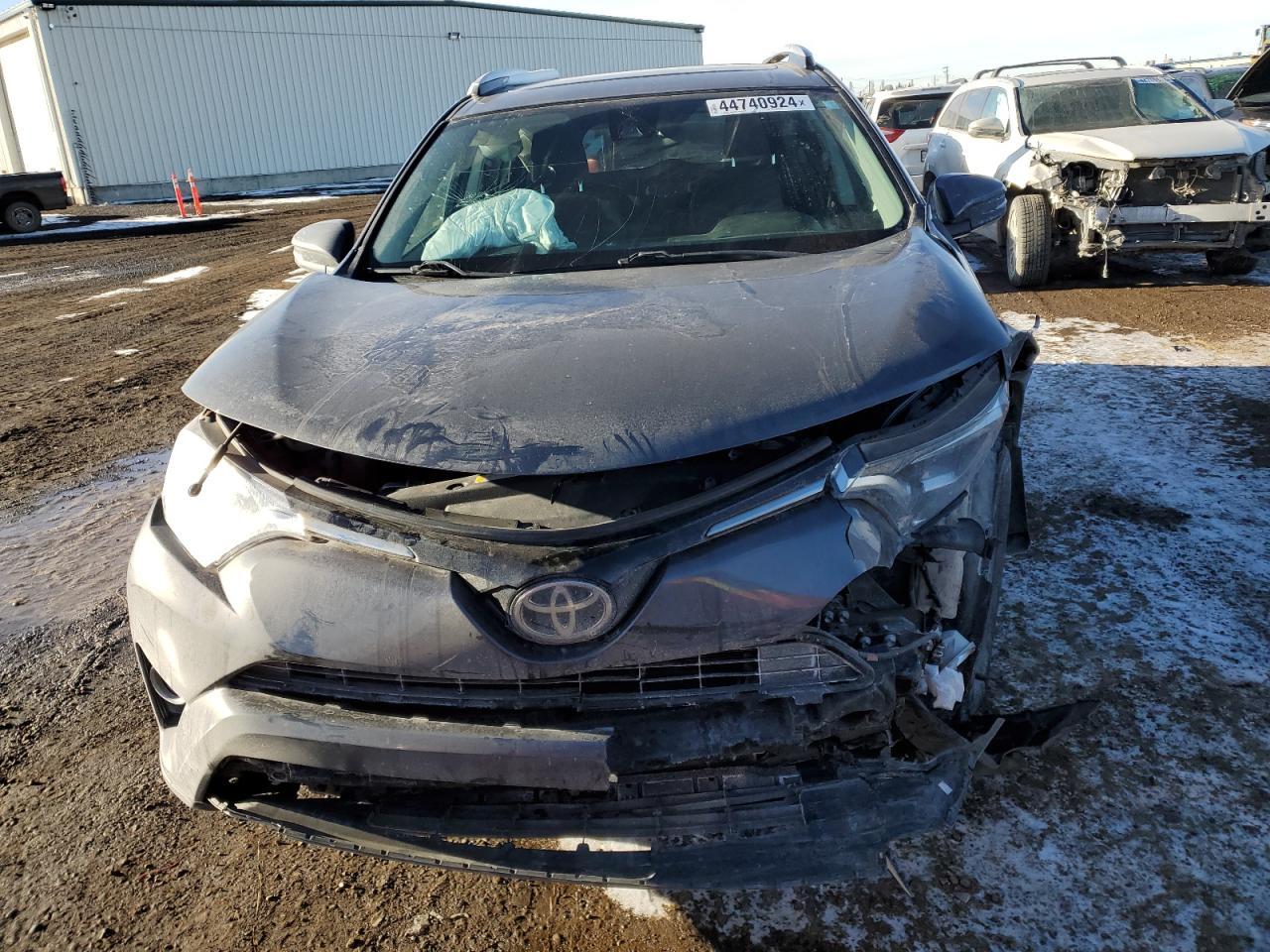 2017 TOYOTA RAV4 XLE - Фото 5