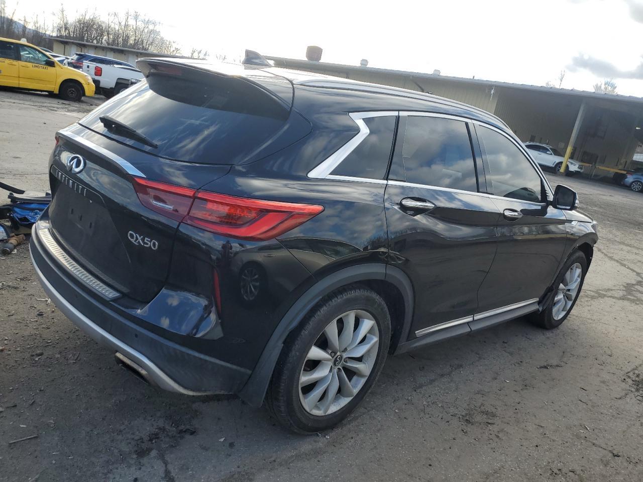 2019 INFINITI QX50 ESSEN - Image 3