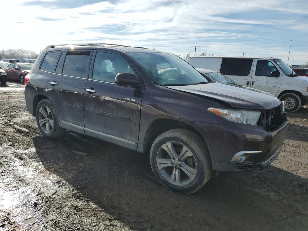 2011 TOYOTA HIGHLANDER - Фото 4