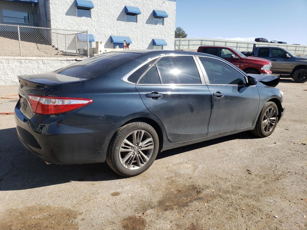 2017 TOYOTA CAMRY LE - Фото 3