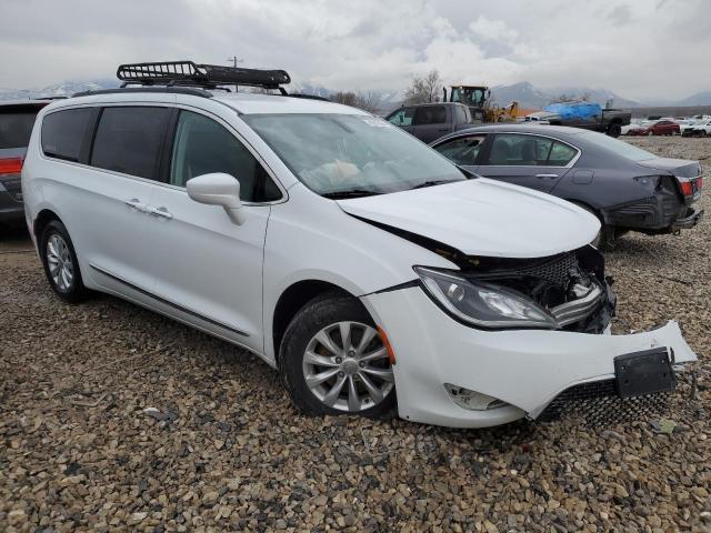 2017 Chrysler Pacifica Touring L - Фото 4