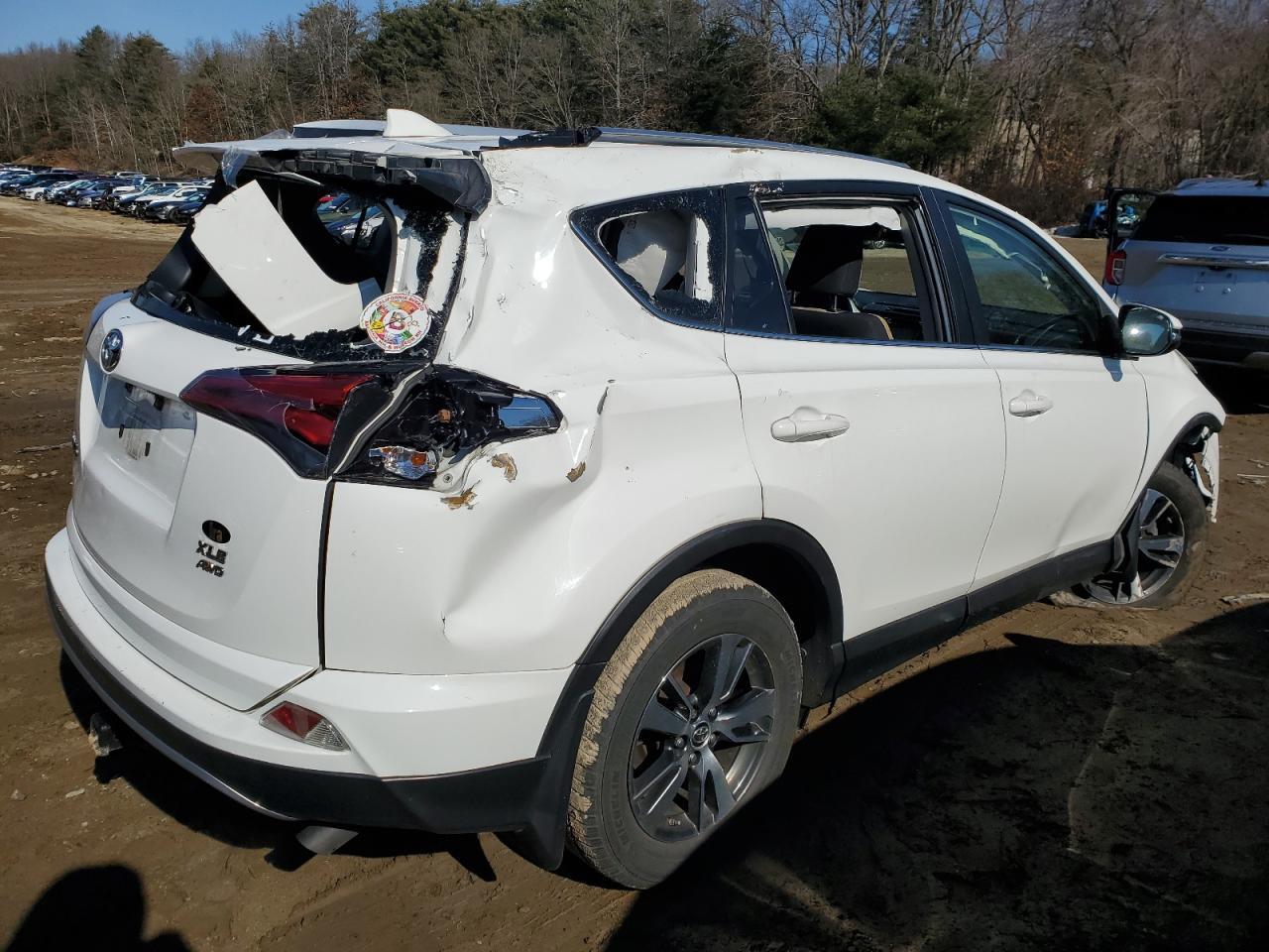 2017 TOYOTA RAV4 XLE - Image 3
