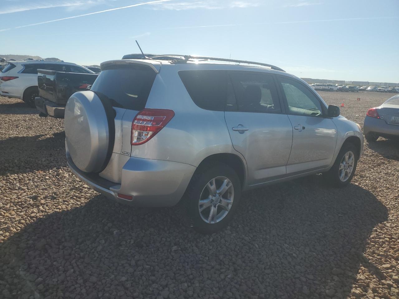 2011 TOYOTA RAV4 - Image 3