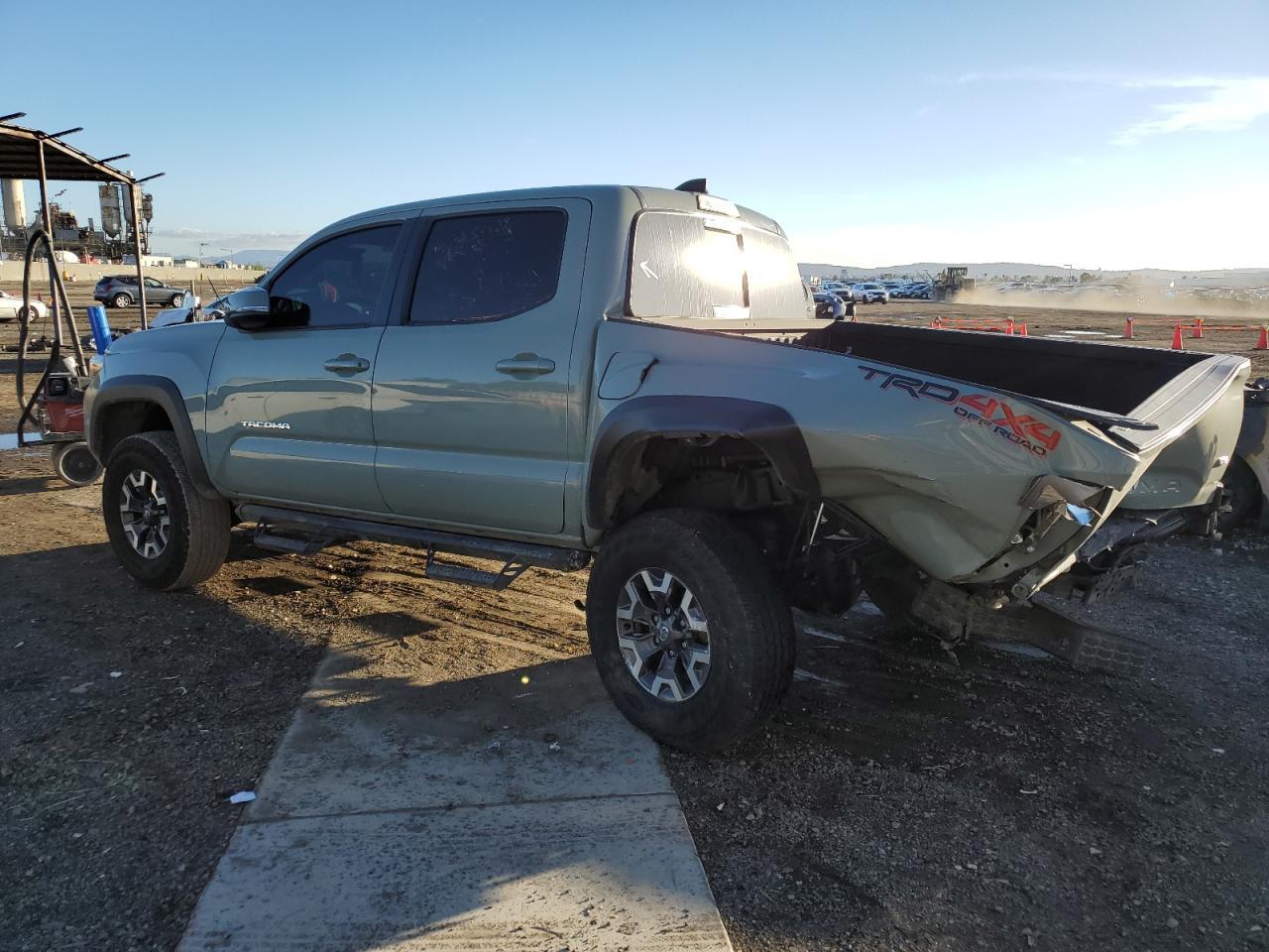 2023 TOYOTA TACOMA DOU - Фото 2