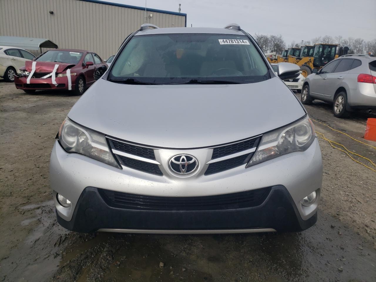 2015 TOYOTA RAV4 XLE - Image 5