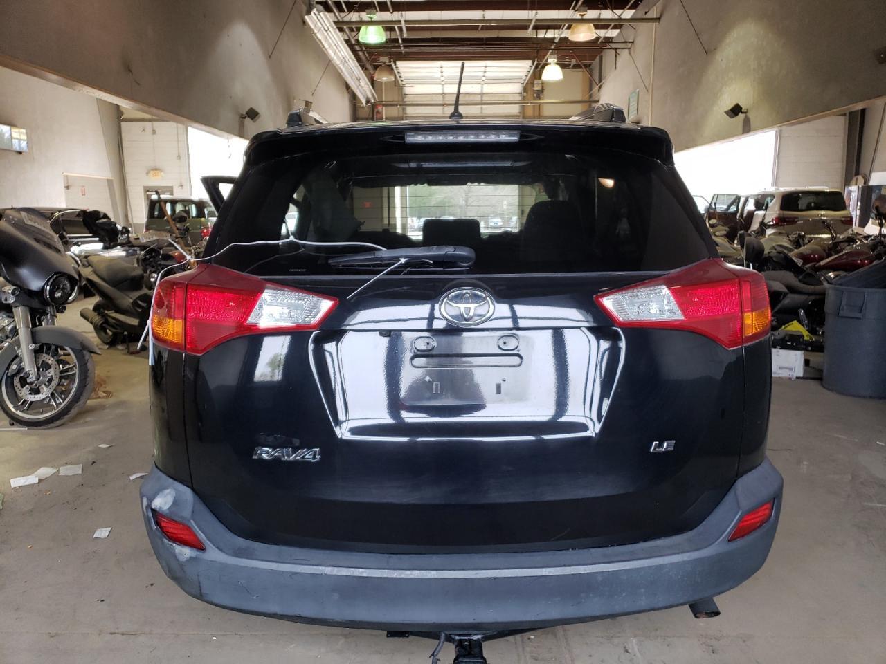 2015 TOYOTA RAV4 LE - Фото 6