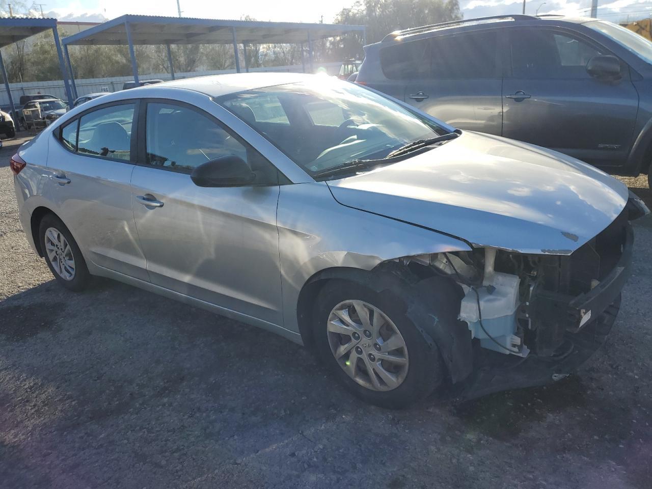 2017 HYUNDAI ELANTRA SE - Image 4