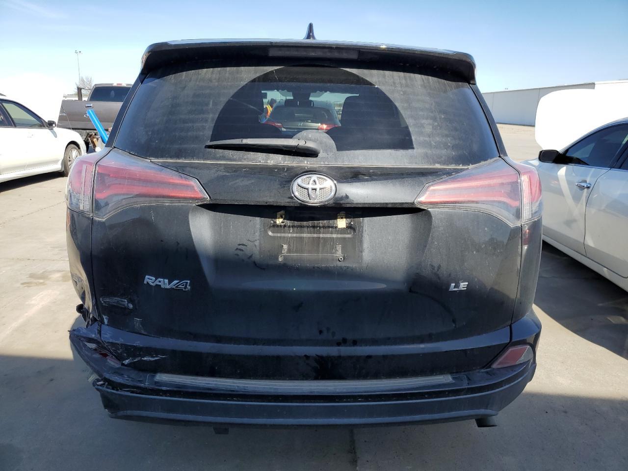2018 TOYOTA RAV4 LE - Фото 6