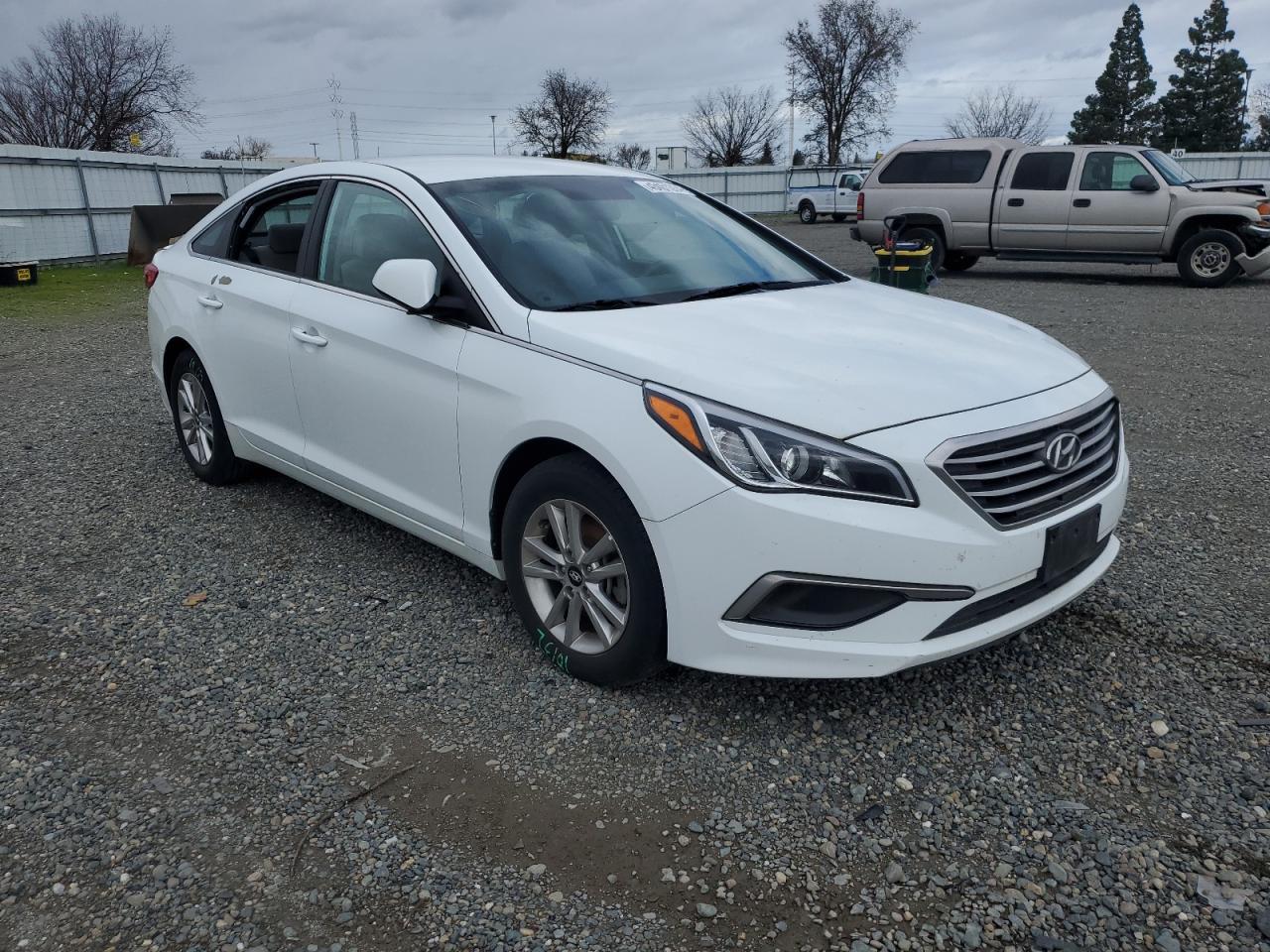 2017 HYUNDAI SONATA SE - Image 4