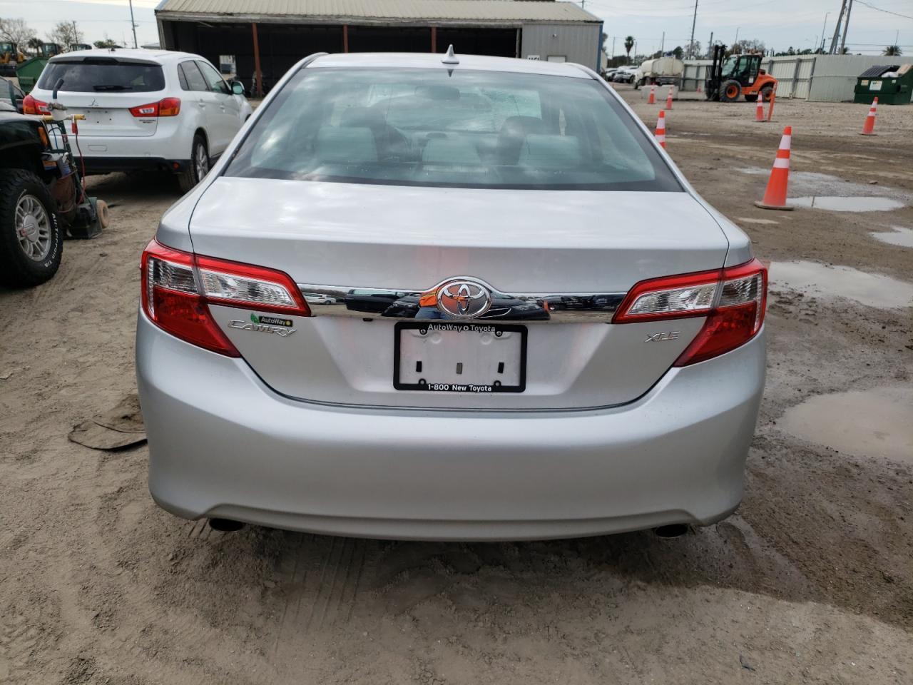 2012 TOYOTA CAMRY SE - Image 6