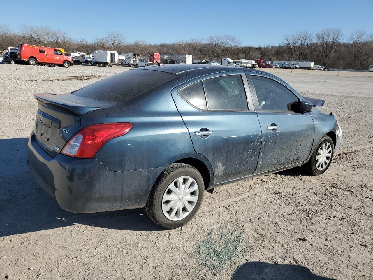 2016 NISSAN VERSA S - Фото 3