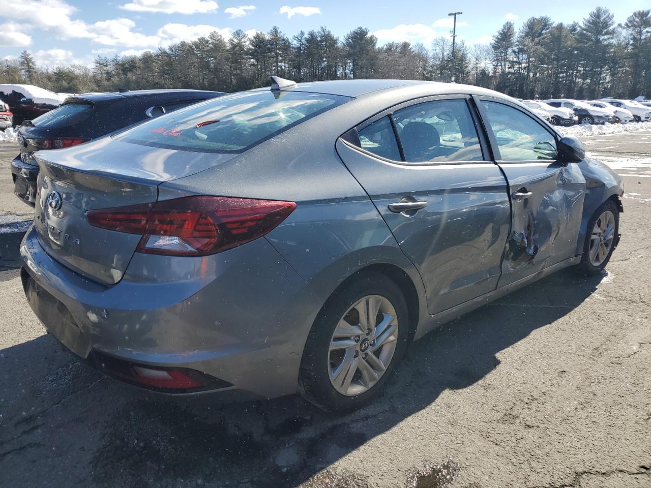 2019 HYUNDAI ELANTRA SE - Фото 3