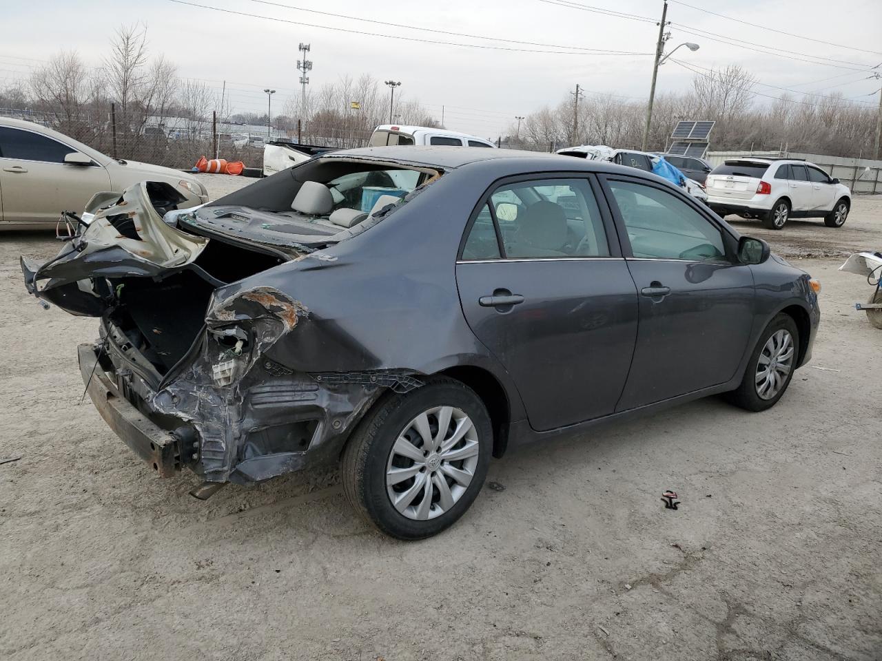 2013 TOYOTA COROLLA BA - Фото 3