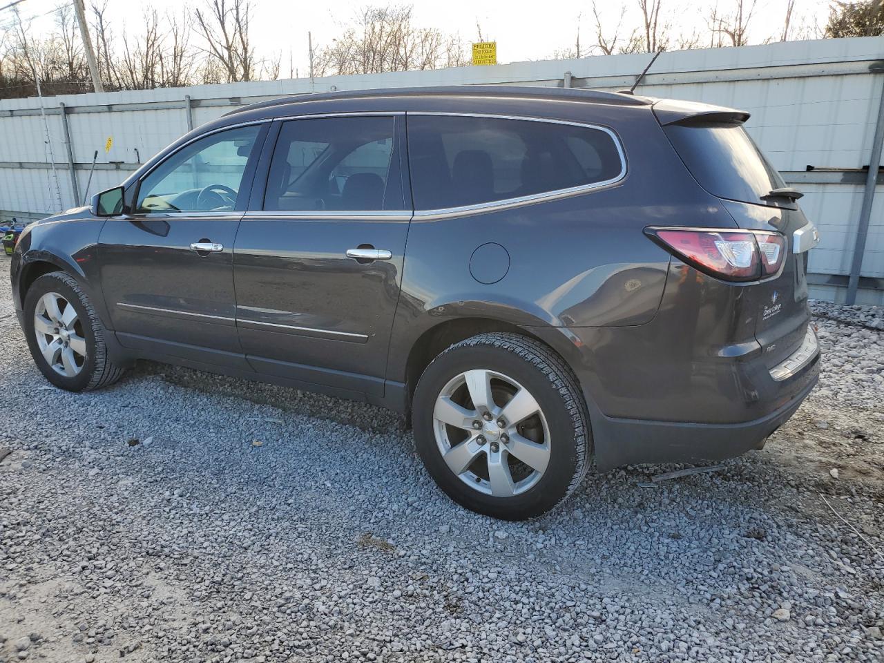 2015 CHEVROLET TRAVERSE L - Image 2