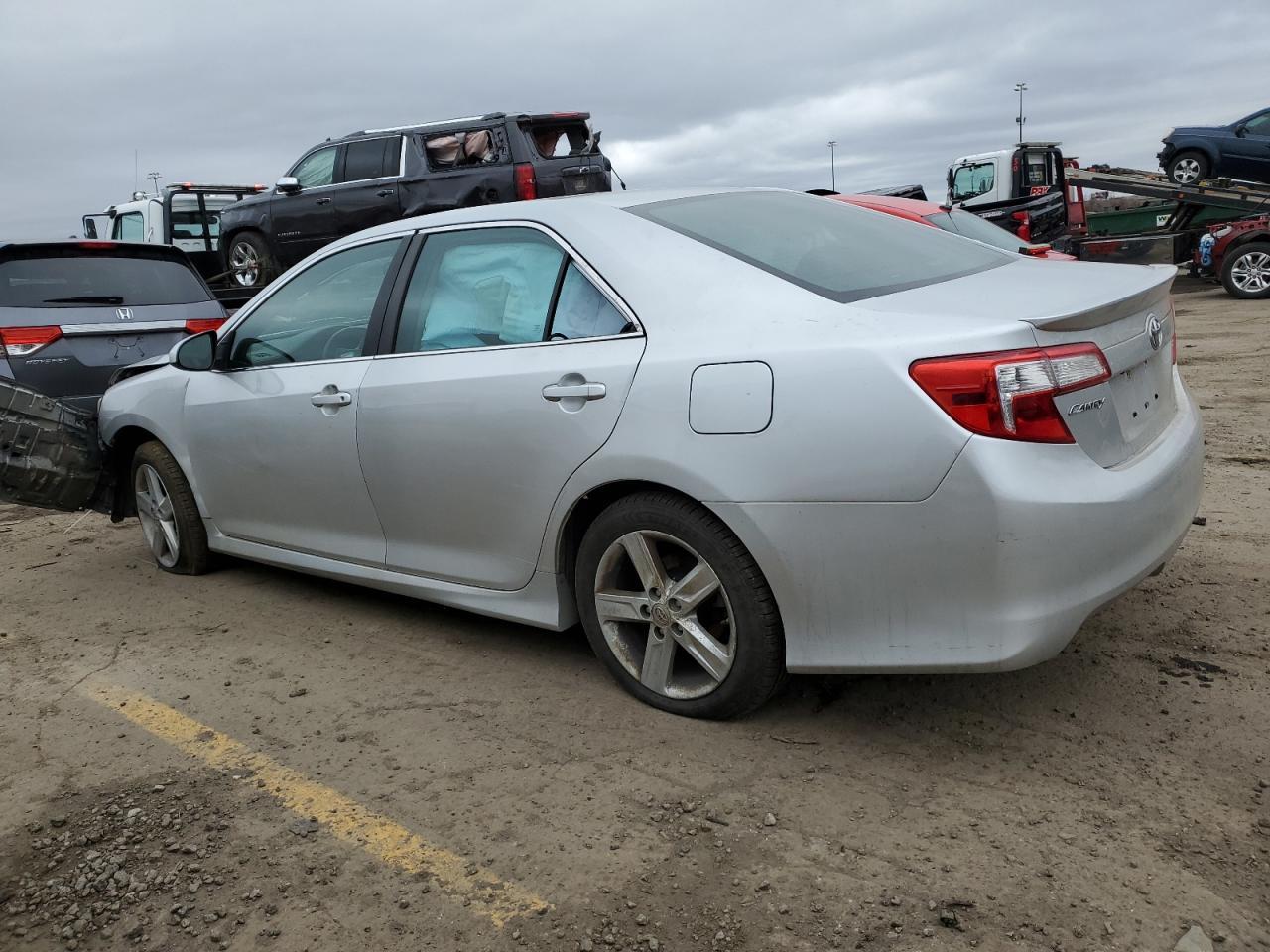 2014 TOYOTA CAMRY L - Image 2