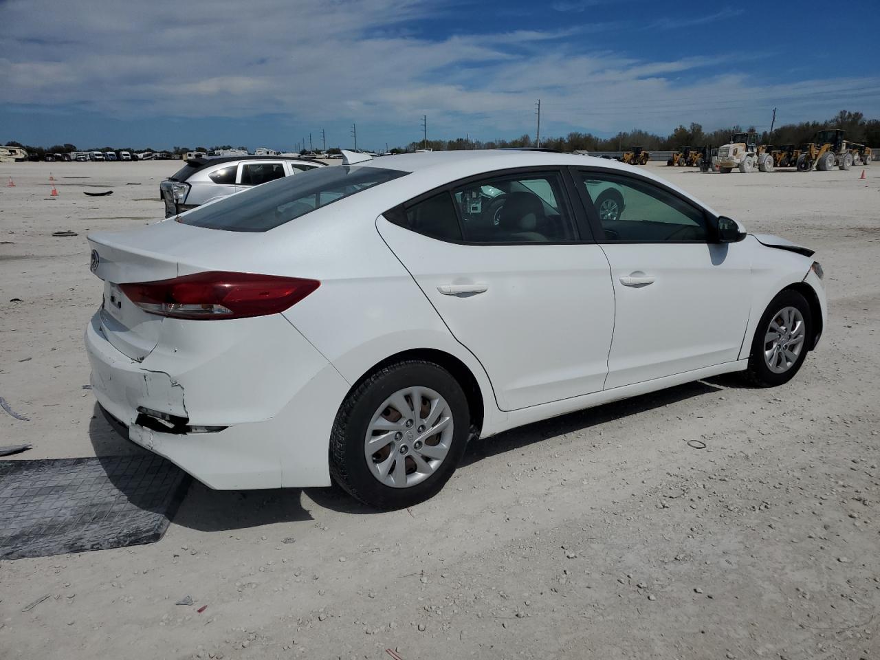 2017 HYUNDAI ELANTRA SE - Фото 3