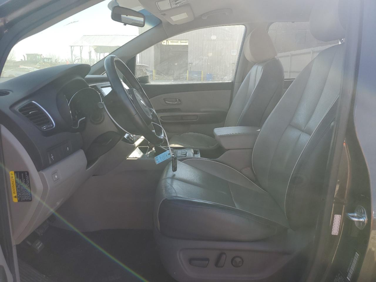 2017 KIA SEDONA LX - Image 7