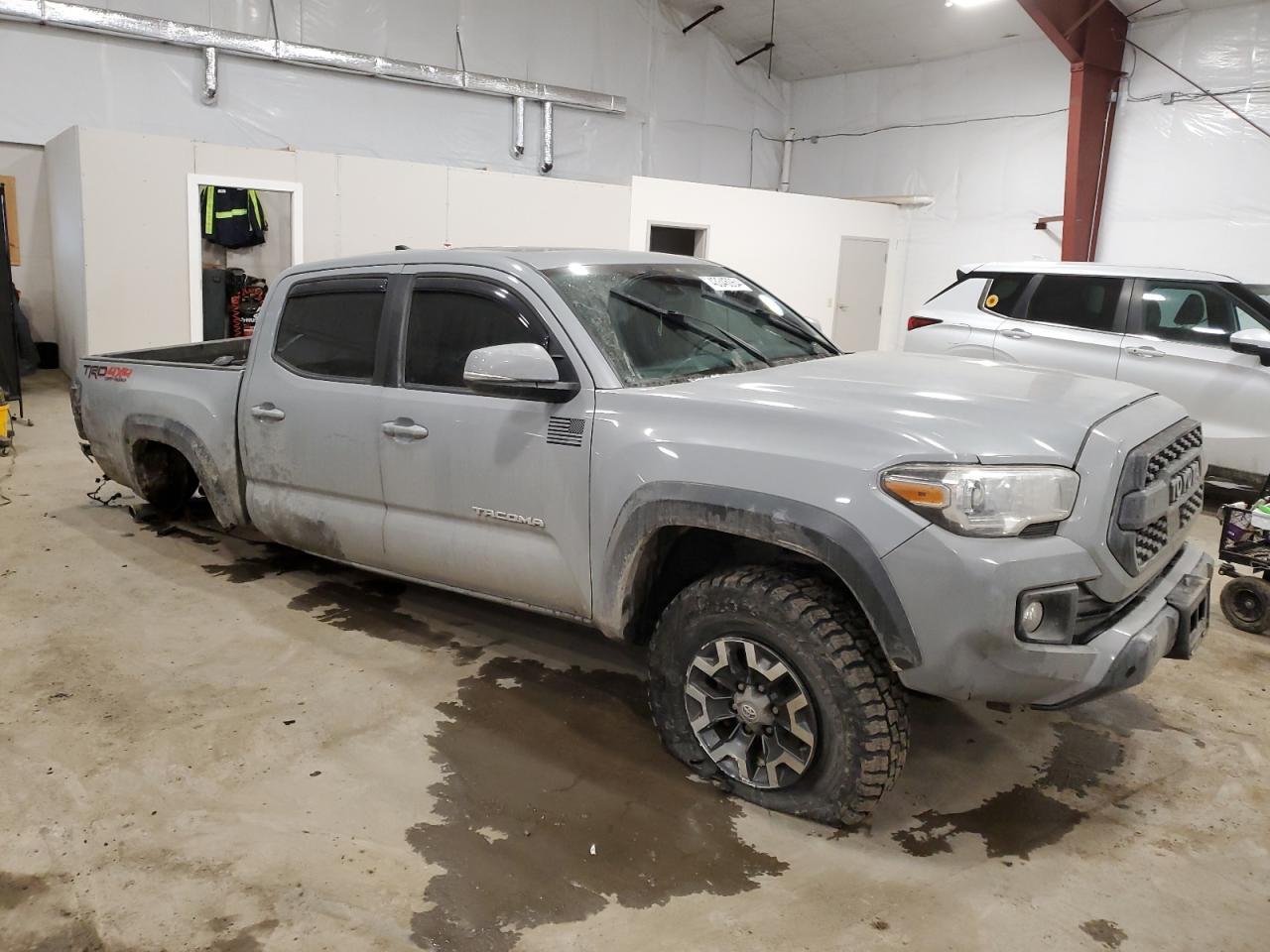 2018 TOYOTA TACOMA DOU - Фото 4