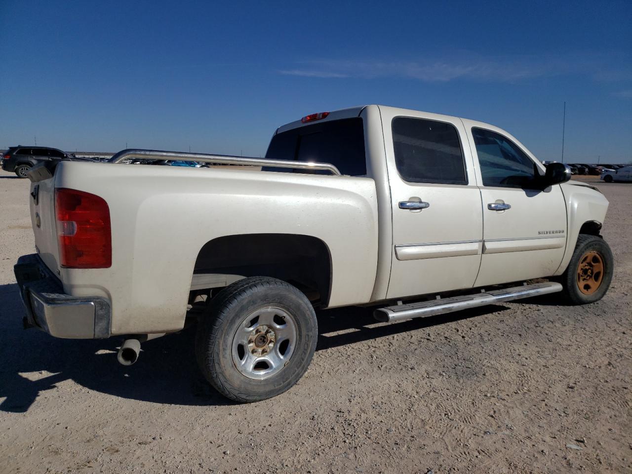 2013 CHEVROLET SILVERADO - Image 3