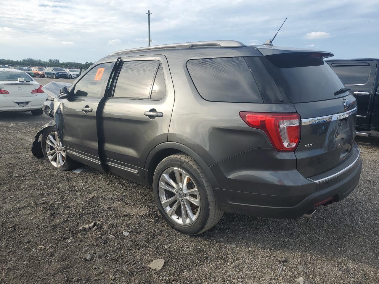 2018 FORD EXPLORER X - Image 2