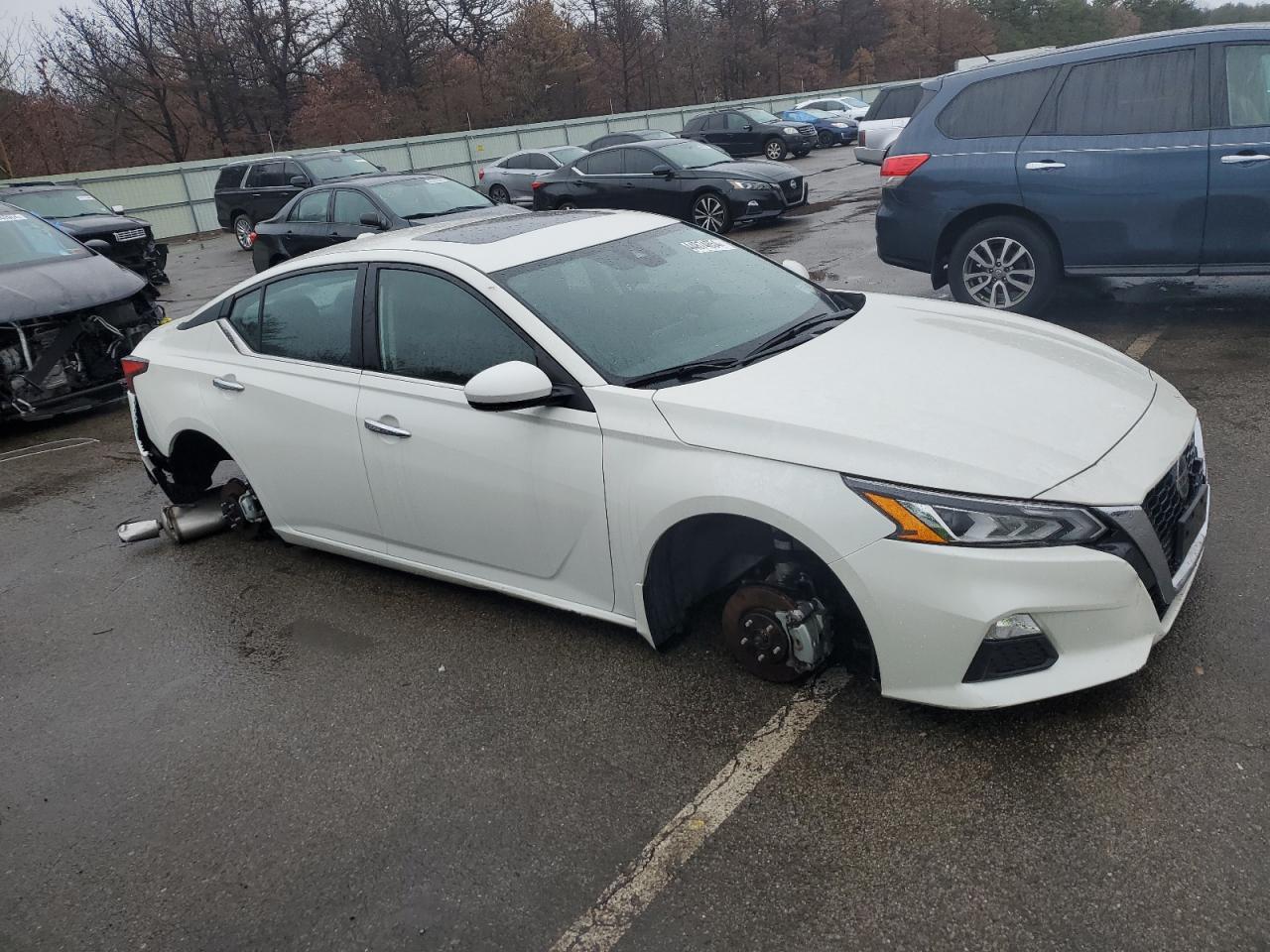 2022 NISSAN ALTIMA SV - Image 4