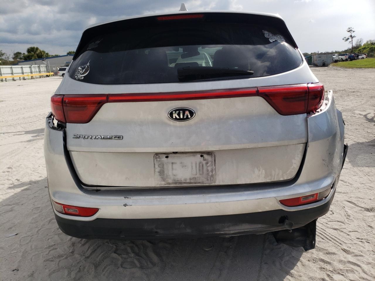2017 KIA SPORTAGE L - Image 6