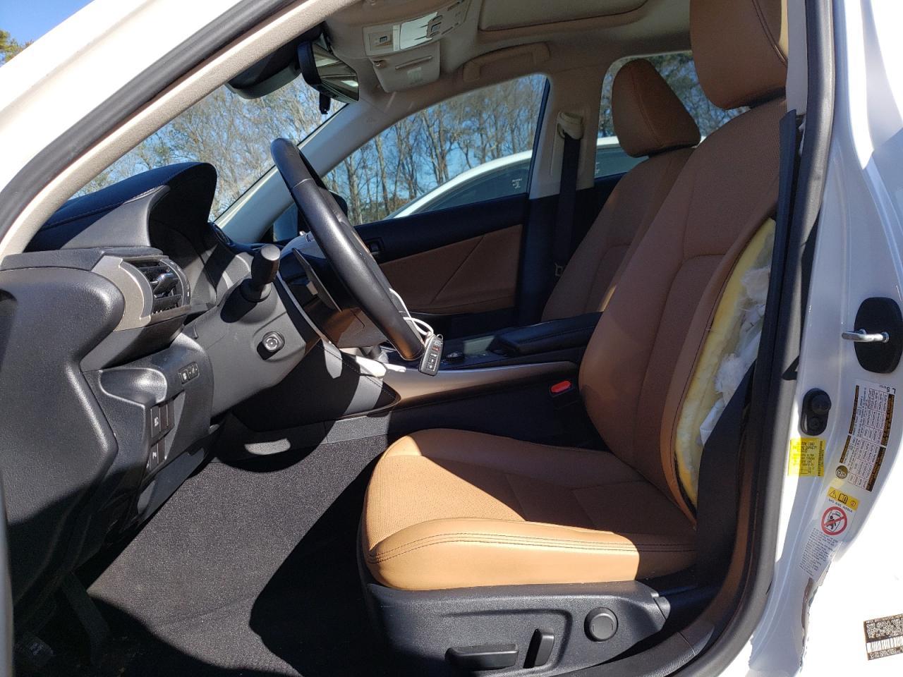 2019 LEXUS IS 300 - Фото 7