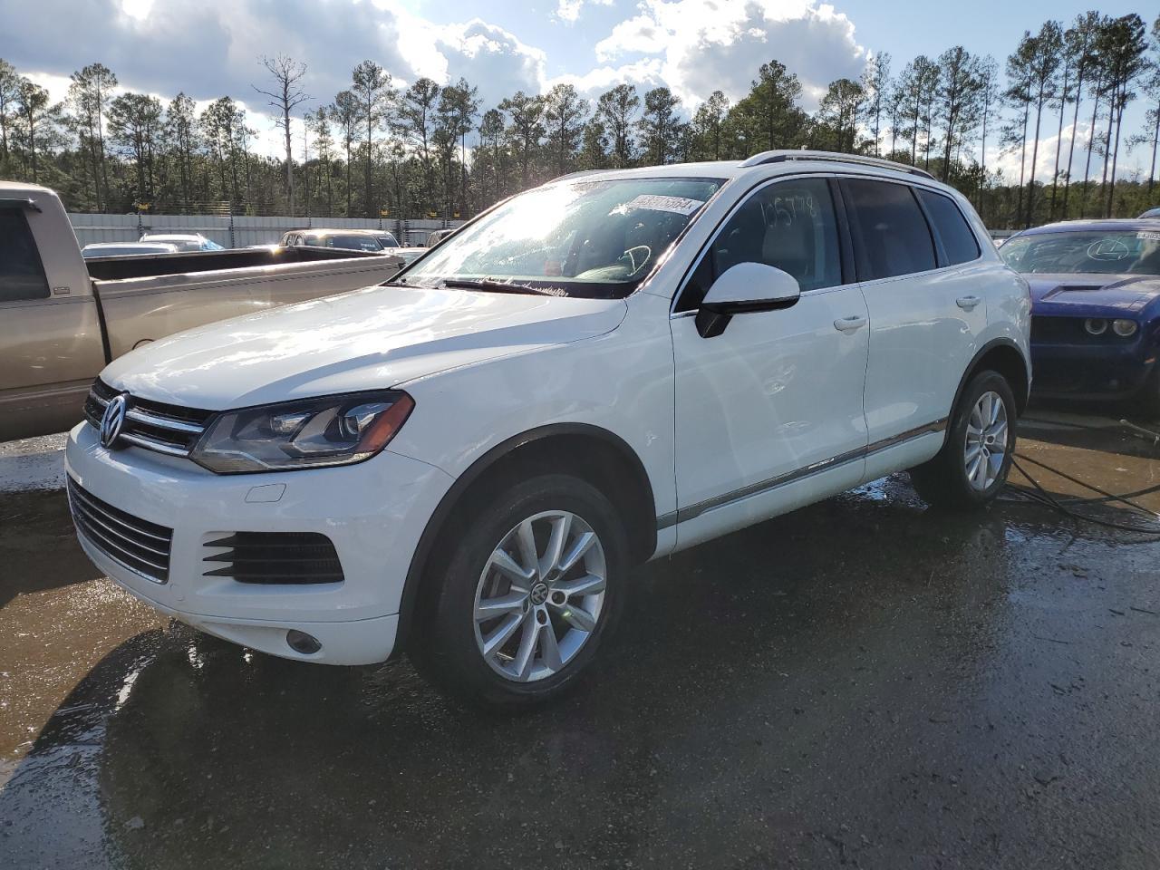 2014 VOLKSWAGEN TOUAREG V6