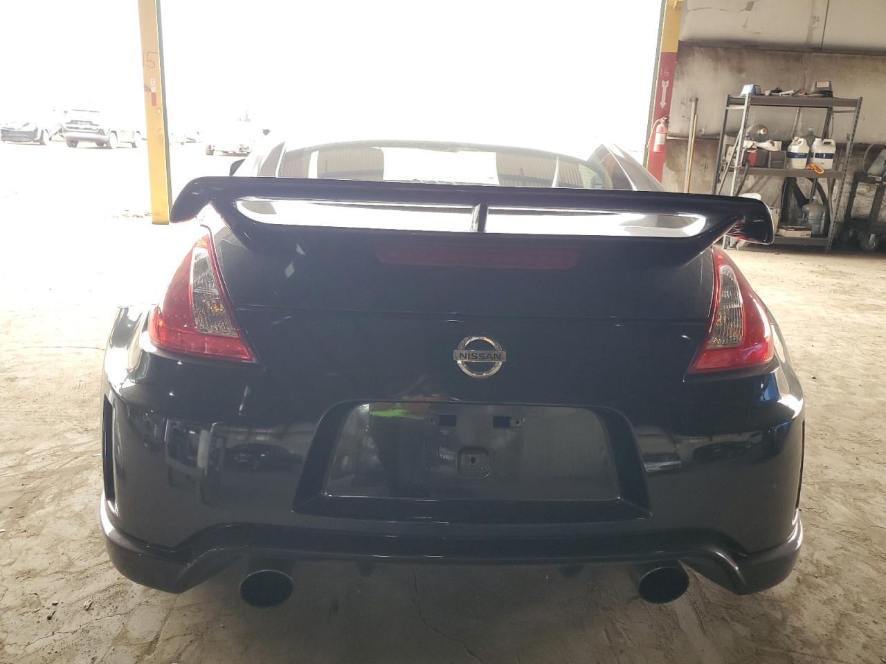 2010 NISSAN 370Z - Фото 6