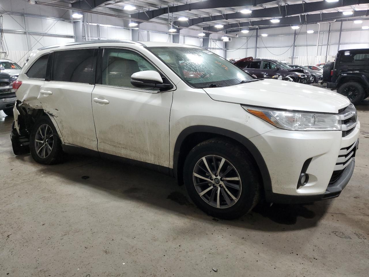 2019 TOYOTA HIGHLANDER - Image 4