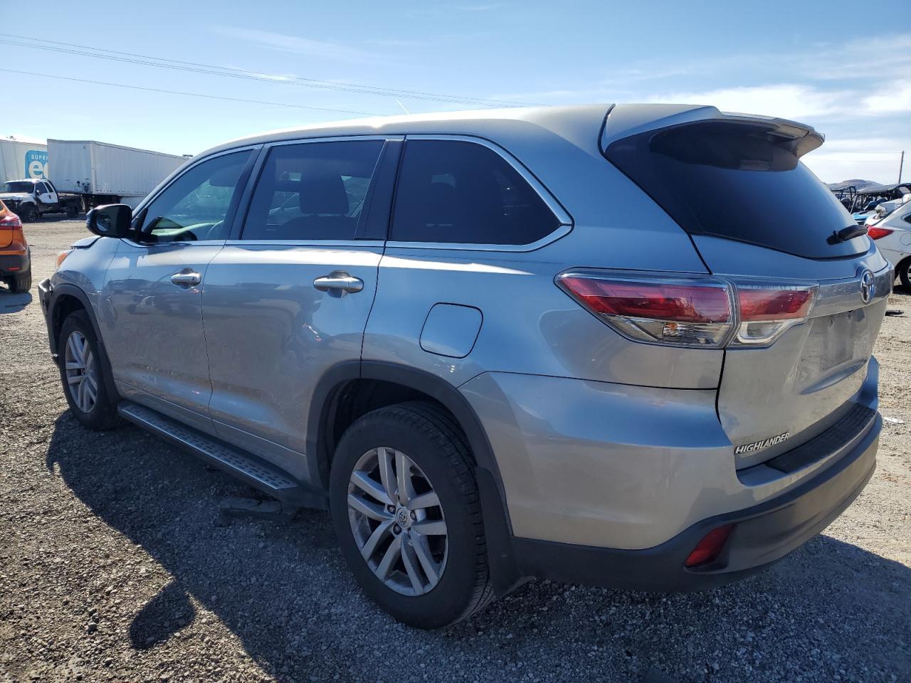 2015 TOYOTA HIGHLANDER - Image 2