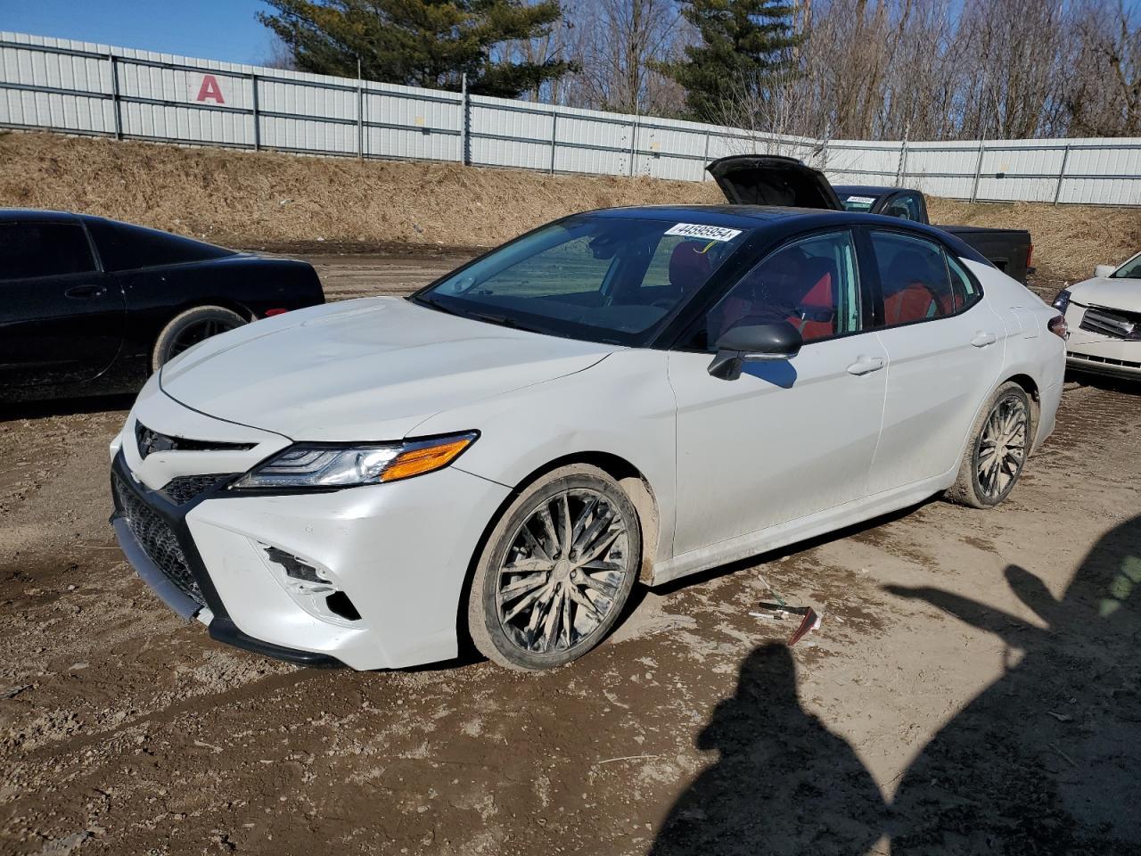 2020 TOYOTA CAMRY XSE car image