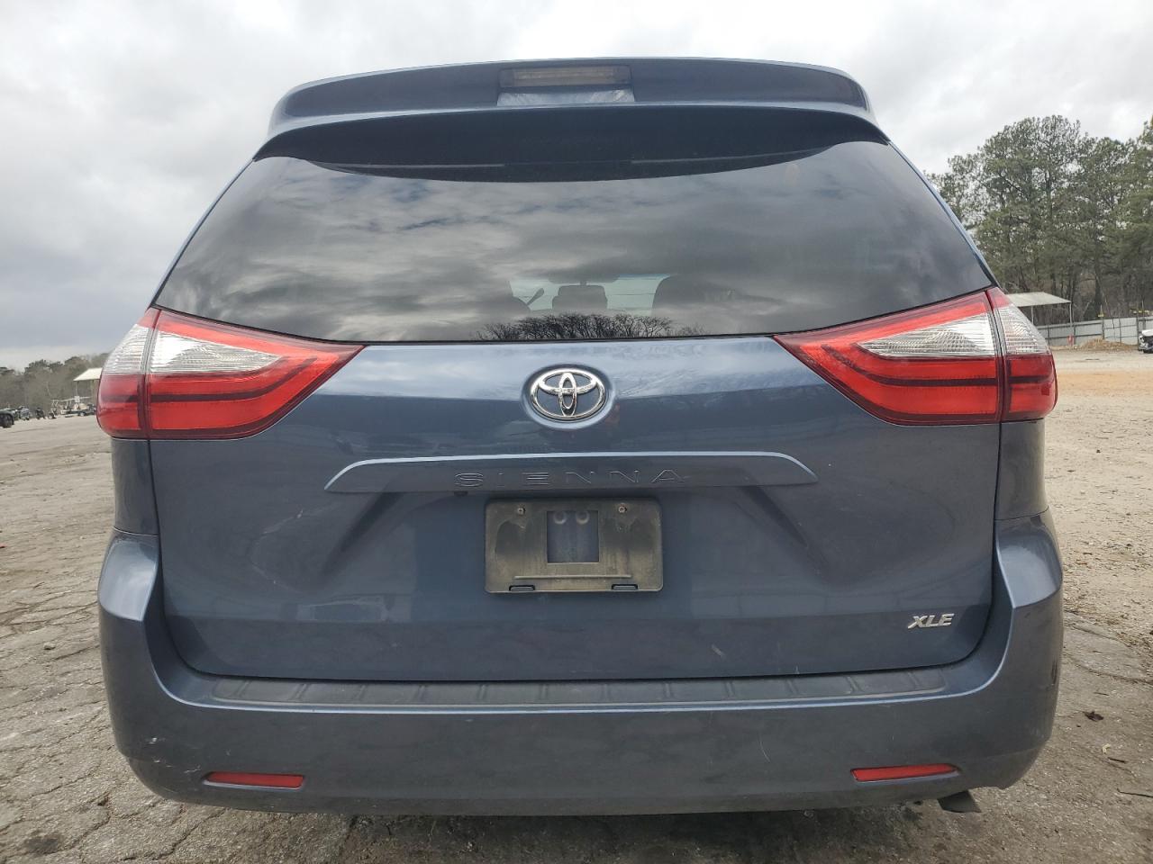 2015 TOYOTA SIENNA XLE - Фото 6