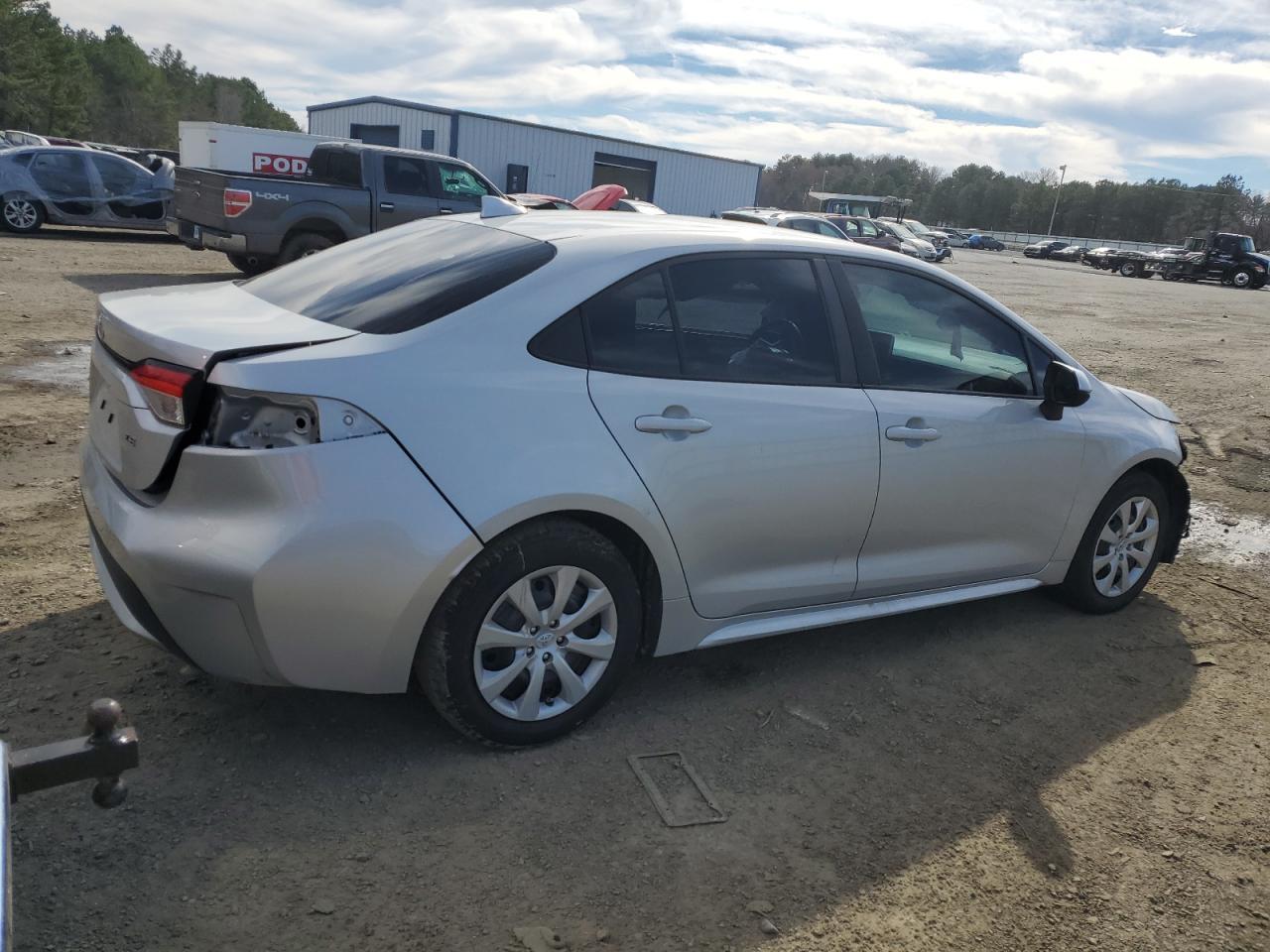 2021 TOYOTA COROLLA LE - Фото 3