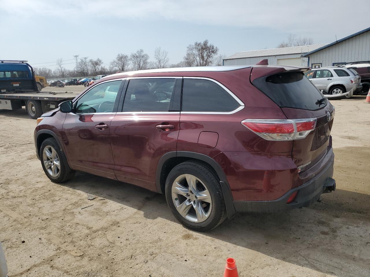 2014 TOYOTA HIGHLANDER - Image 2