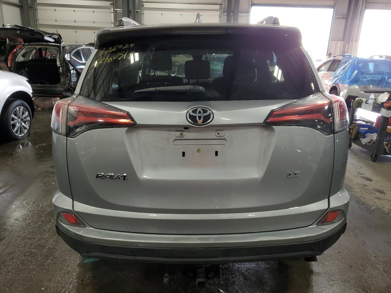 2018 TOYOTA RAV4 LE - Image 6