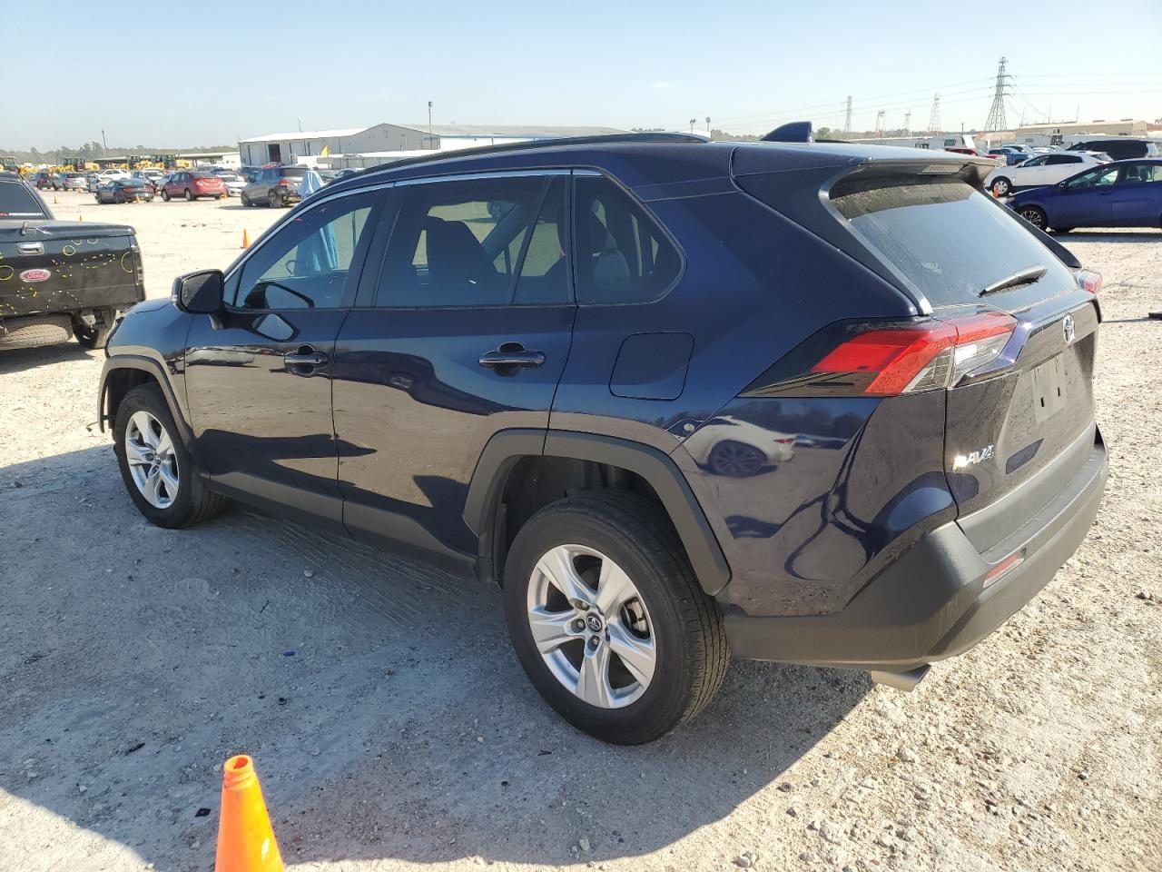 2020 TOYOTA RAV4 XLE - Image 2