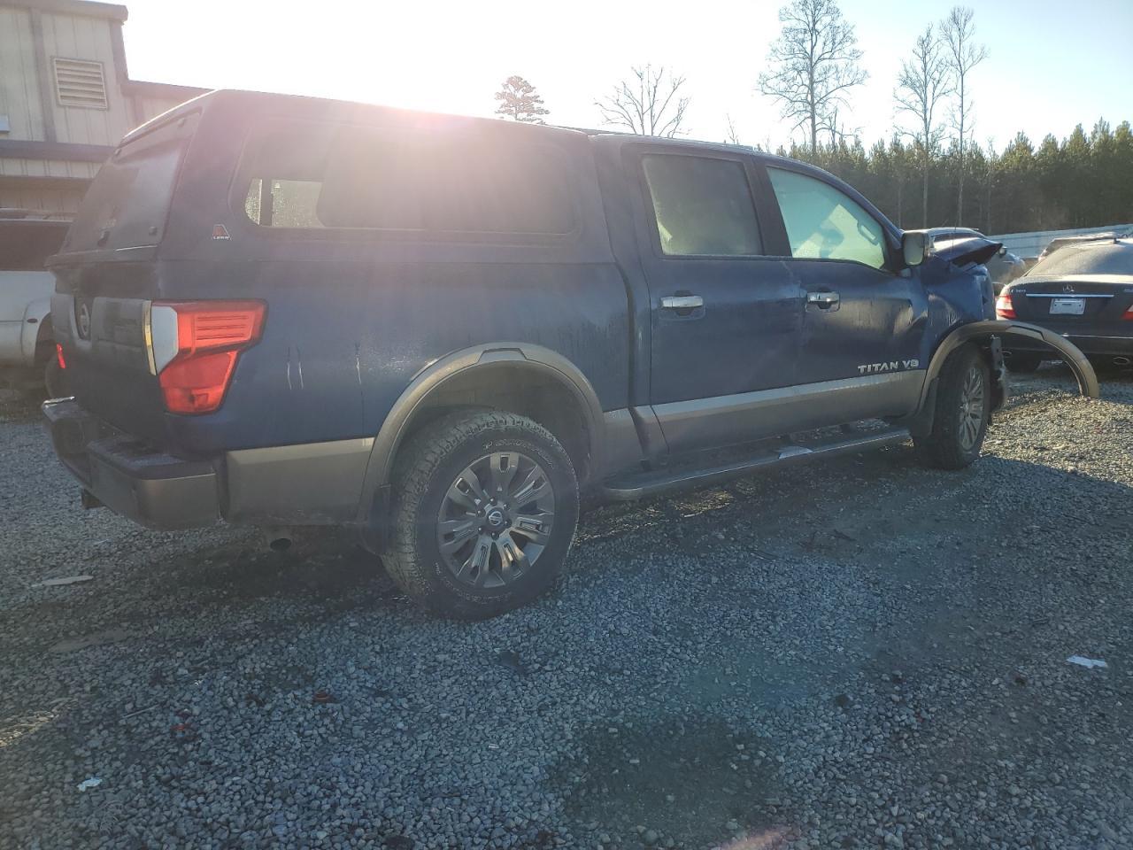 2018 NISSAN TITAN SV - Фото 3