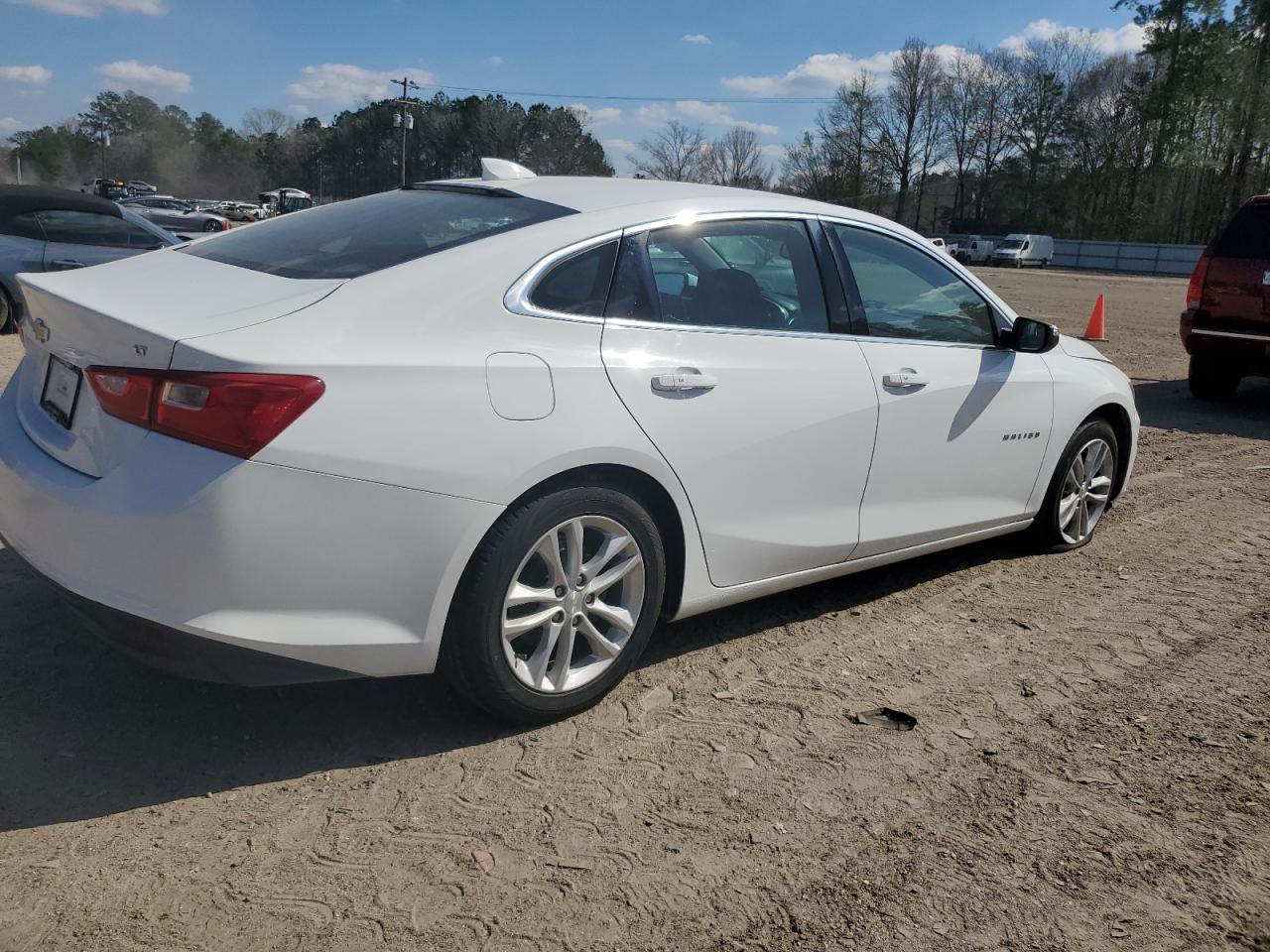 2017 CHEVROLET MALIBU LT - Image 3