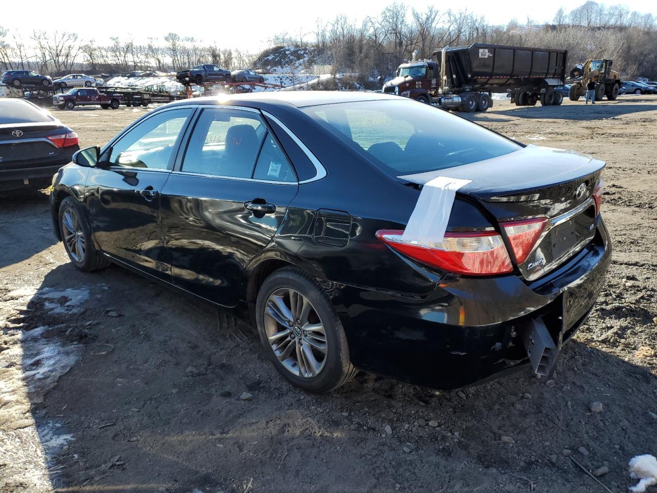 2016 TOYOTA CAMRY LE - Image 2