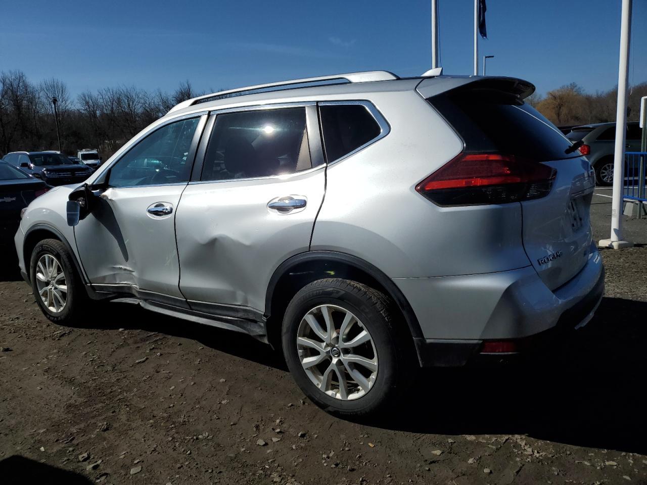 2017 NISSAN ROGUE S - Фото 2