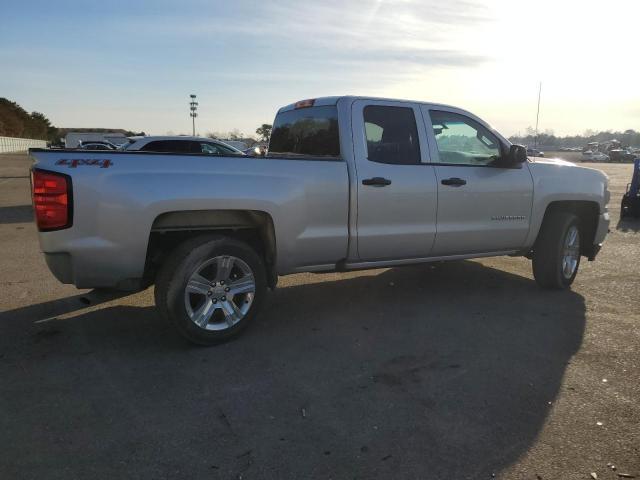 2017 Chevrolet Silverado K1500 Custom - Фото 3