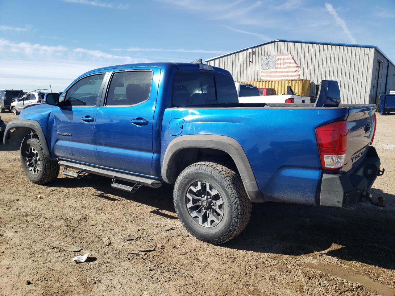 2017 TOYOTA TACOMA DOU - Фото 2