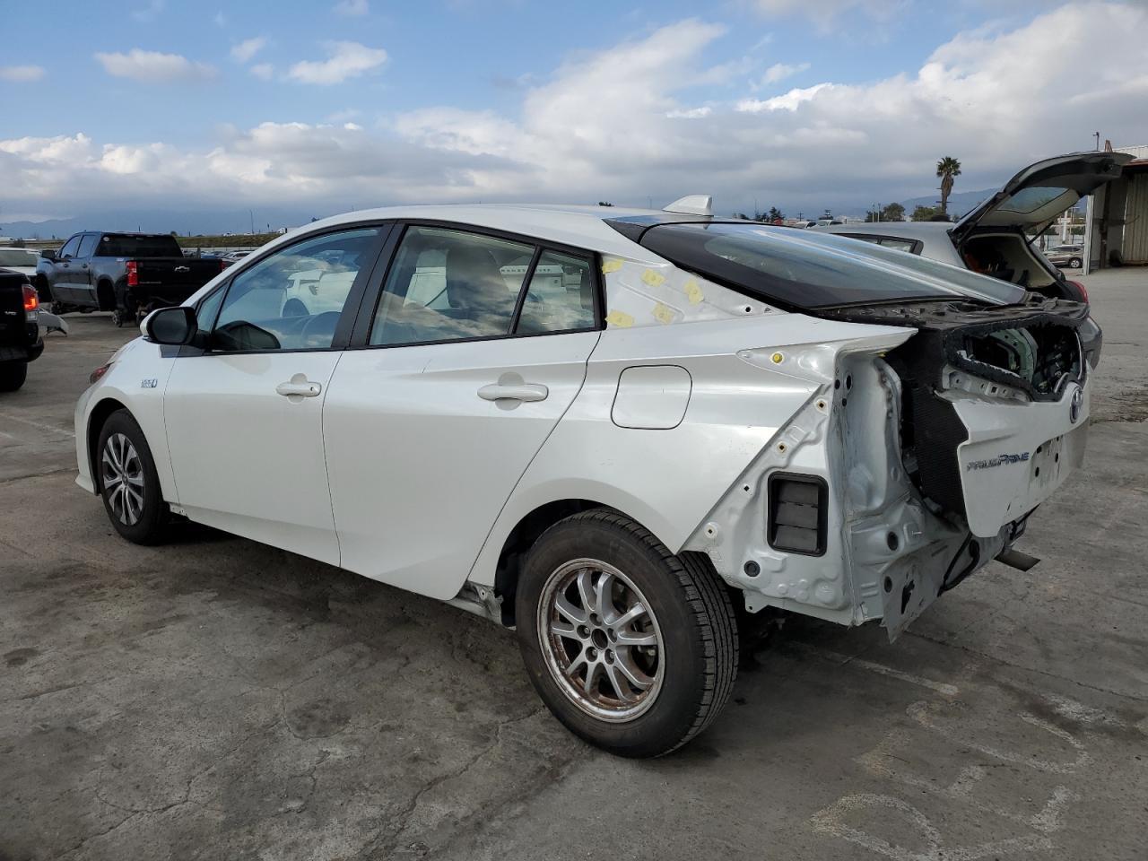 2022 TOYOTA PRIUS PRIM - Image 2