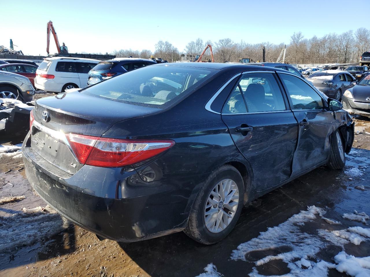 2017 TOYOTA CAMRY LE - Image 3
