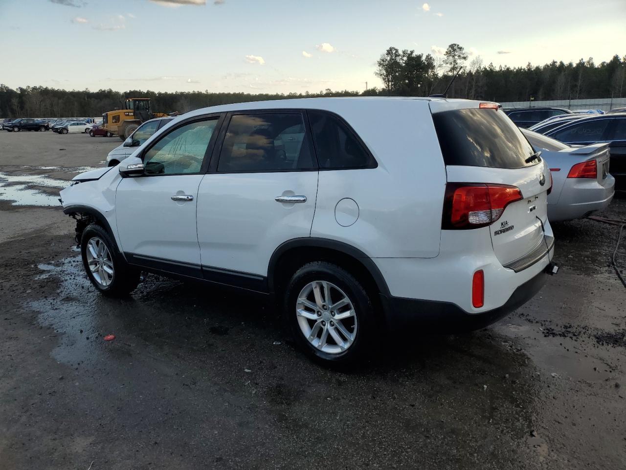 2014 KIA SORENTO LX - Image 2