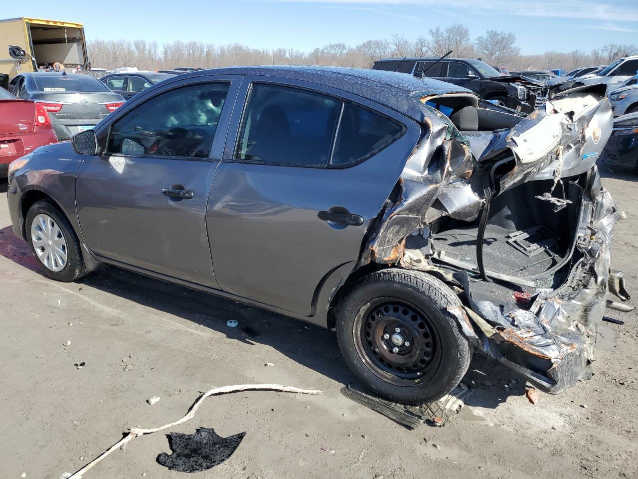 2016 NISSAN VERSA S - Фото 2