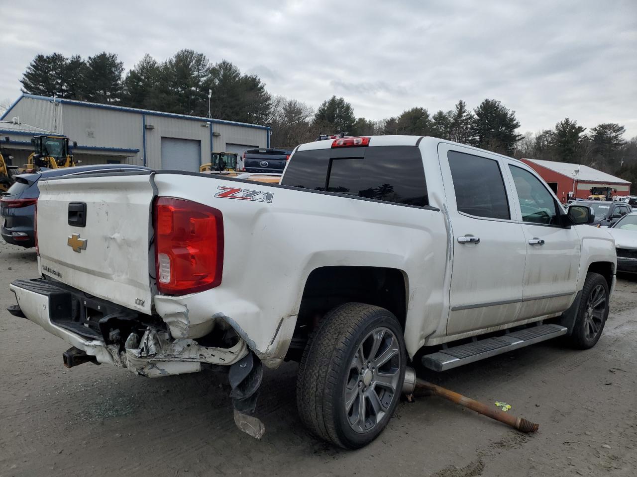 2017 CHEVROLET SILVERADO - Image 3