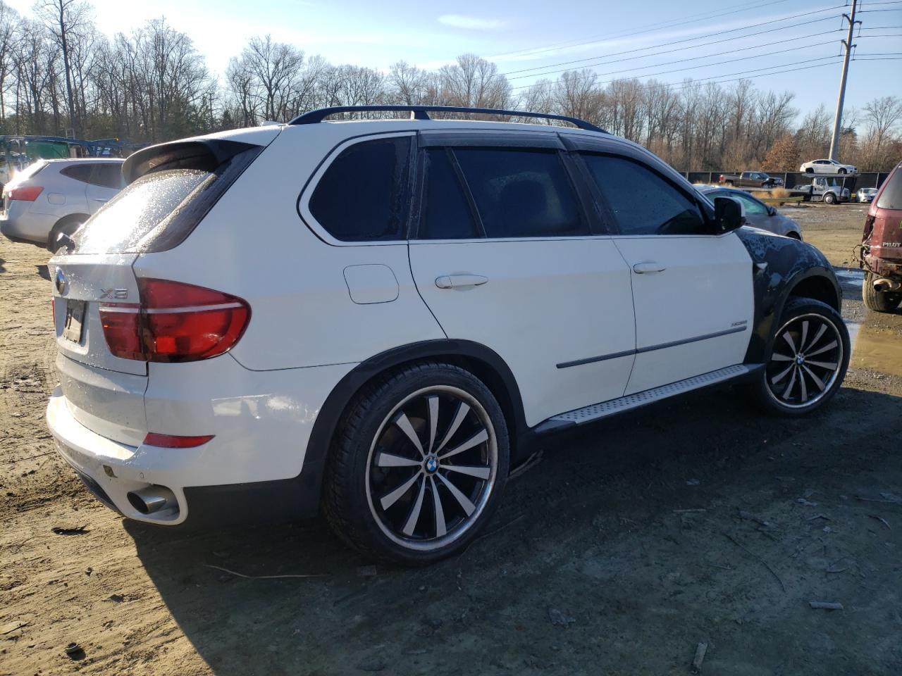 2013 BMW X5 XDRIVE3 - Image 3